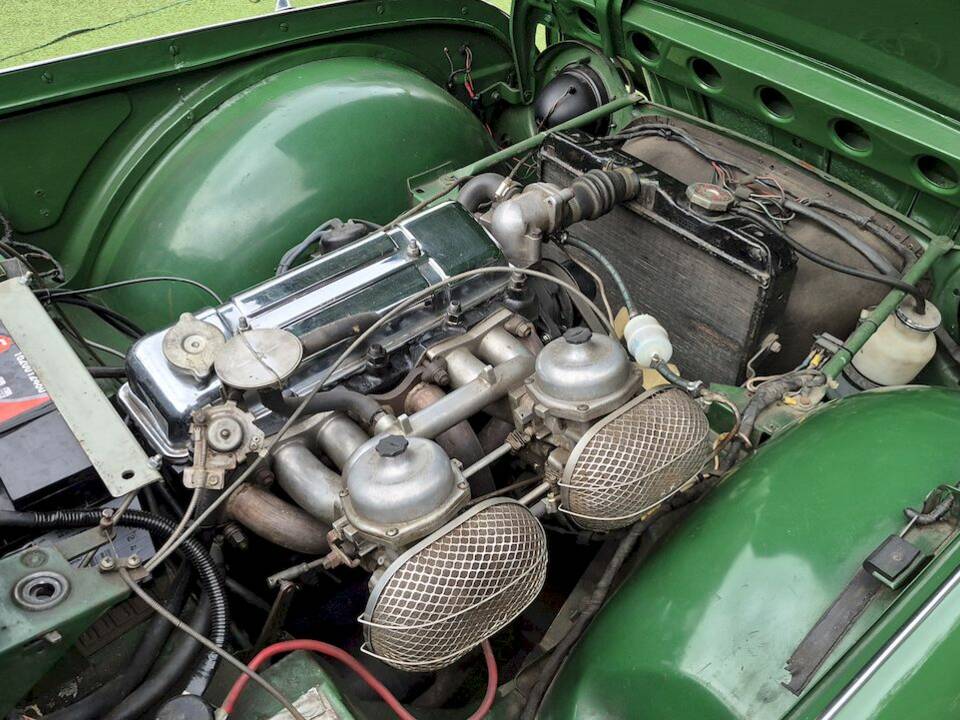 Image 43/66 of Triumph TR 4A IRS (1966)