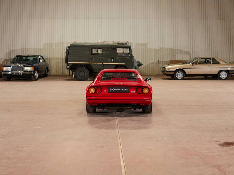 Image 13/79 of Ferrari 328 GTB (1985)