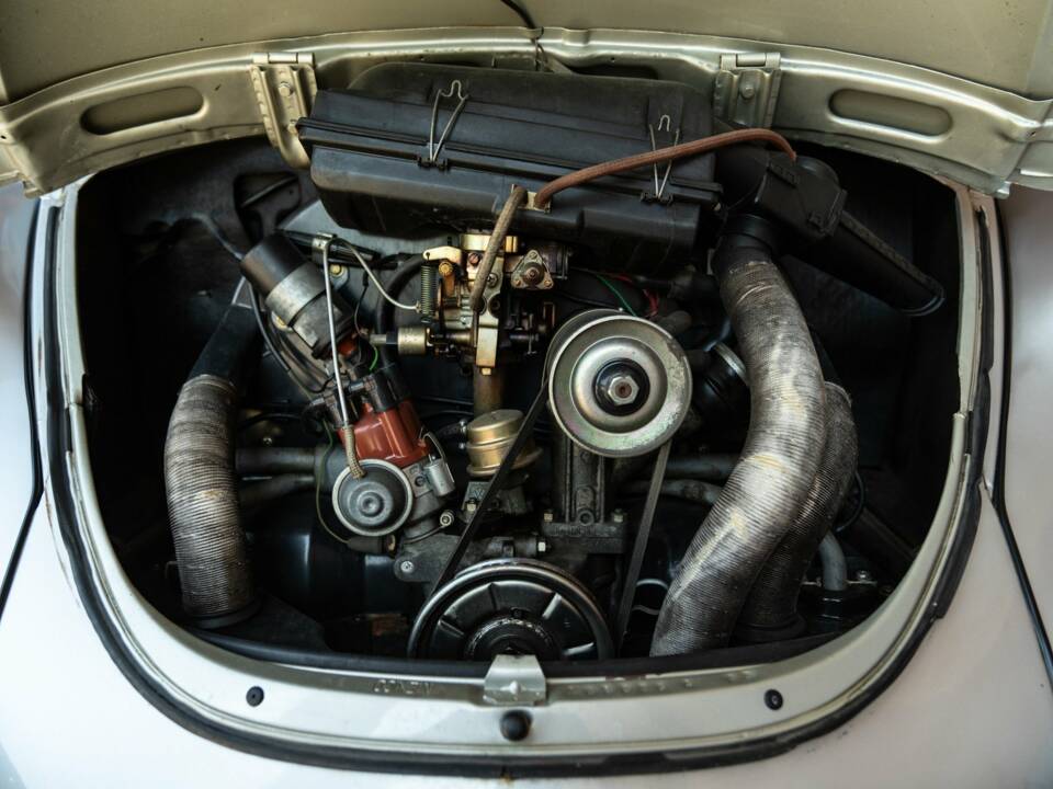 Immagine 40/46 di Volkswagen Käfer 1200 &quot;Jeans Bug&quot; (1982)