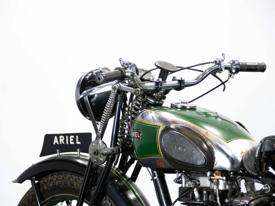 Image 30/50 of Ariel W/NG 350 (1941)
