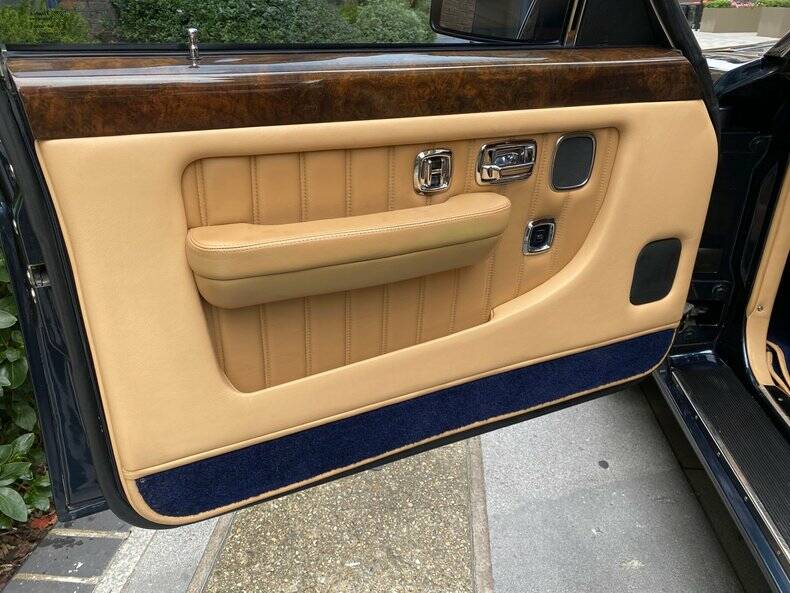 Imagen 34/50 de Bentley Brooklands R Mulliner (1998)