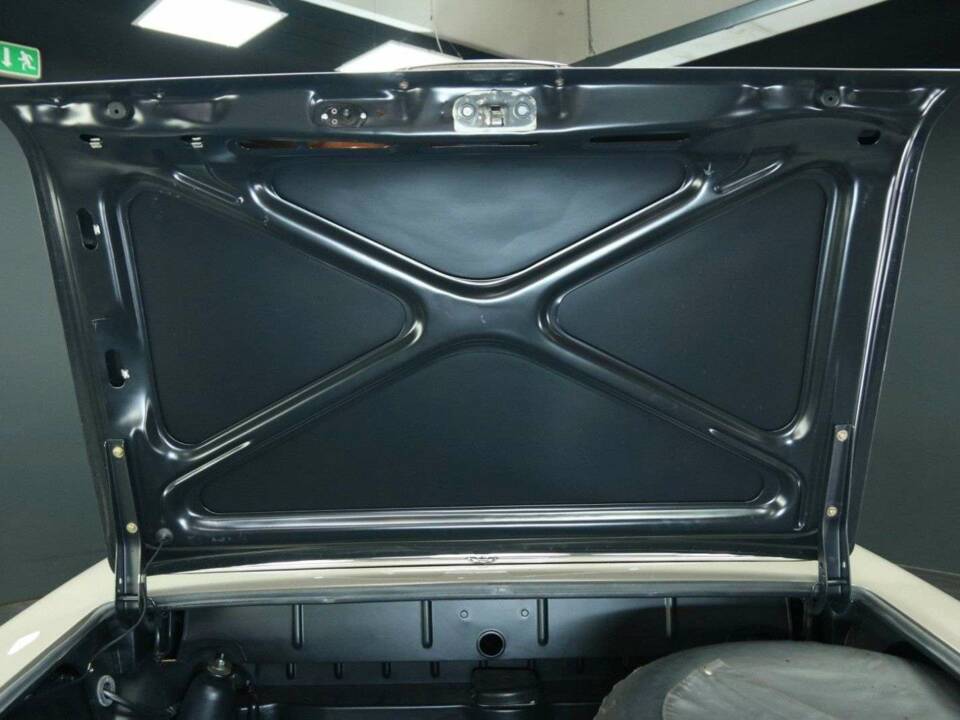 Image 43/50 de Mercedes-Benz 280 SL (1970)