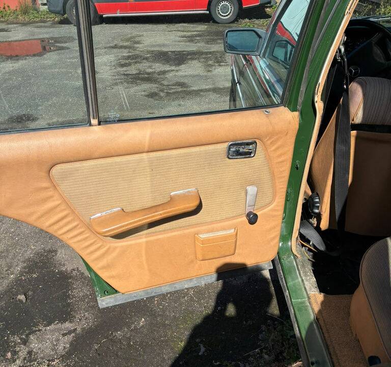 Bild 8/8 von Mercedes-Benz 300 TD (1983)
