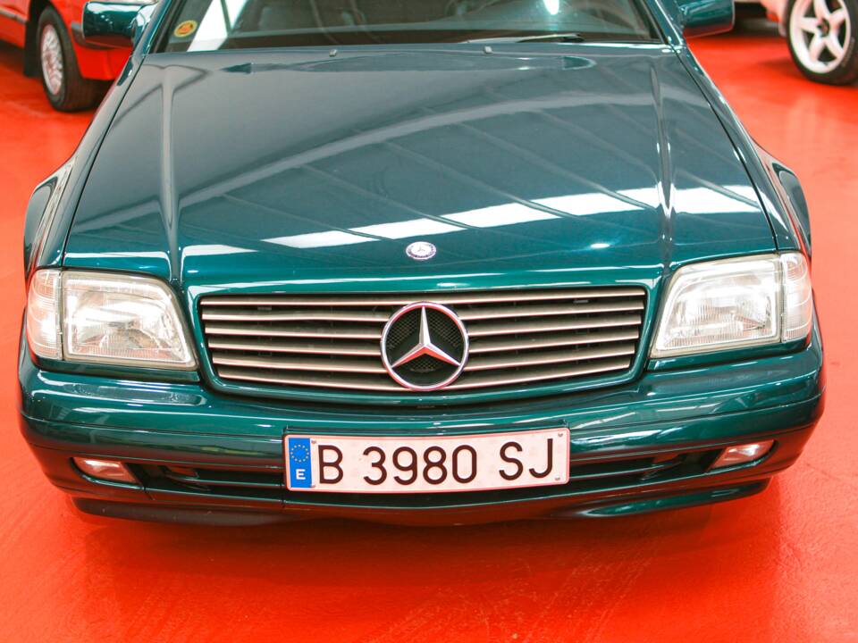 Image 12/50 of Mercedes-Benz SL 320 (1995)
