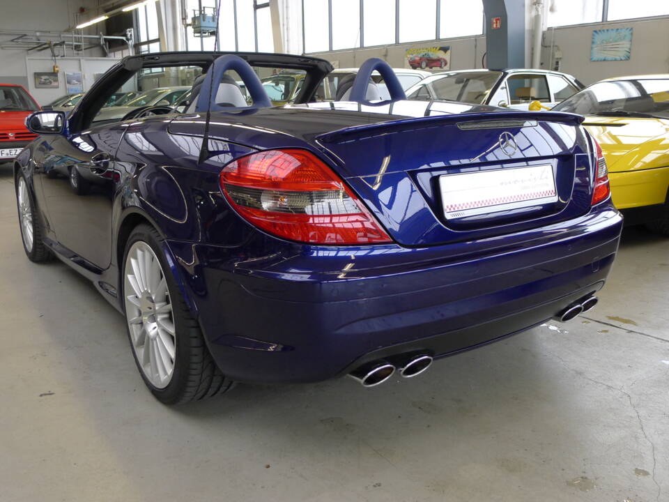 Image 29/45 of Mercedes-Benz SLK 55 AMG (2005)