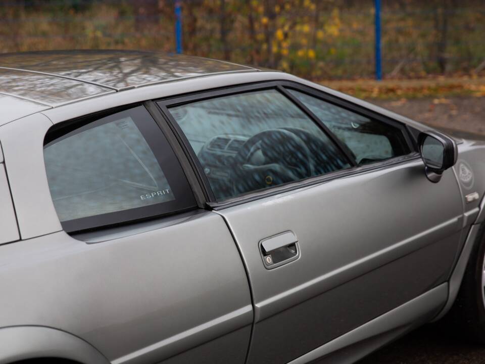 Image 11/50 of Lotus Esprit GT3 (1998)