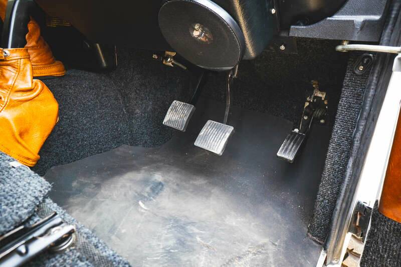 Image 14/50 of Land Rover Defender 90 (1997)