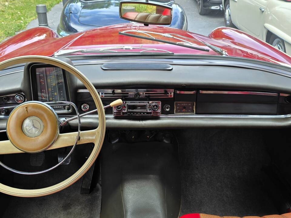 Image 21/21 of Mercedes-Benz 200 D (1968)