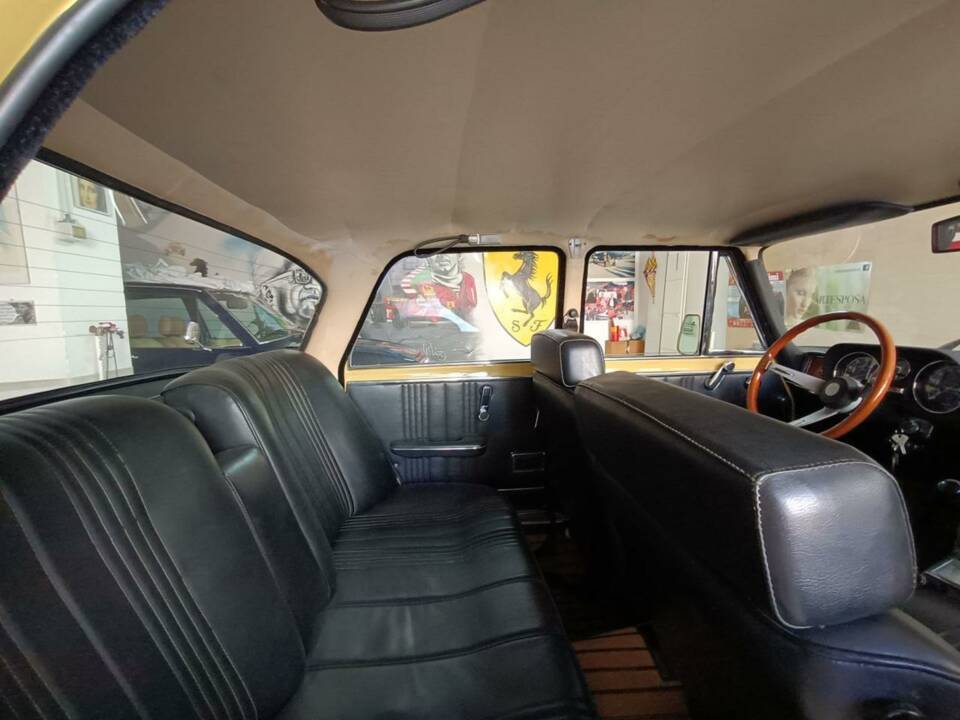 Imagen 37/50 de Alfa Romeo Giulia Nuova Super 1300 (1975)