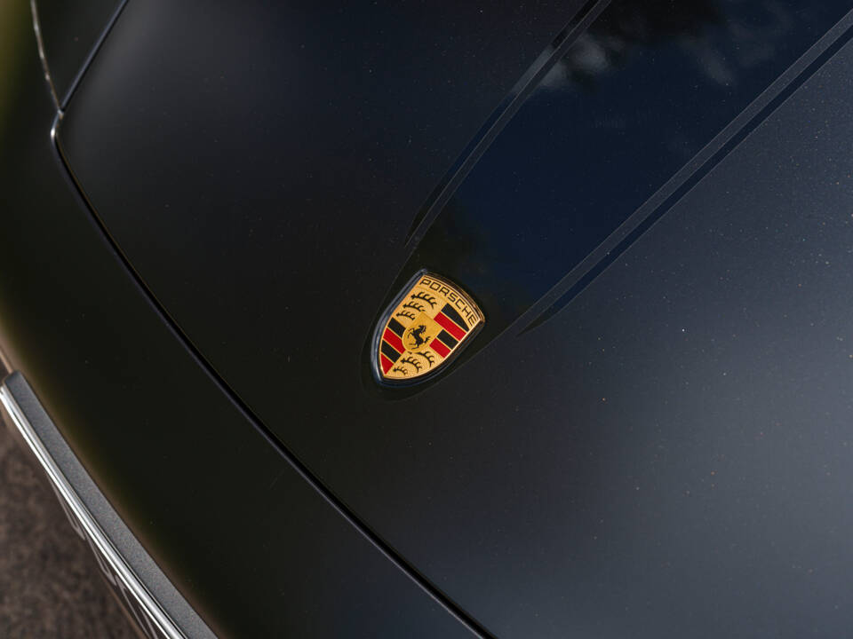 Image 8/33 of Porsche 911 Turbo S (2023)