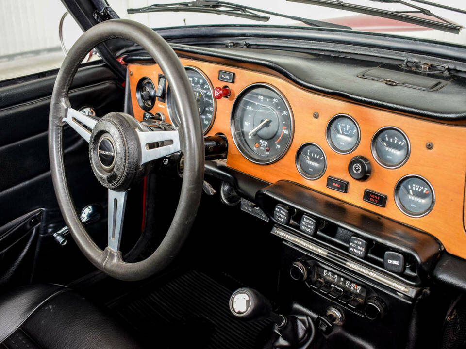 Image 24/50 de Triumph TR 6 (1974)