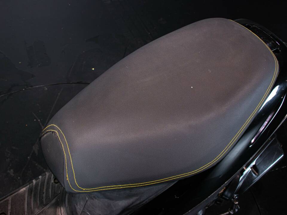 Image 16/50 of Honda DIO ZX (1993)