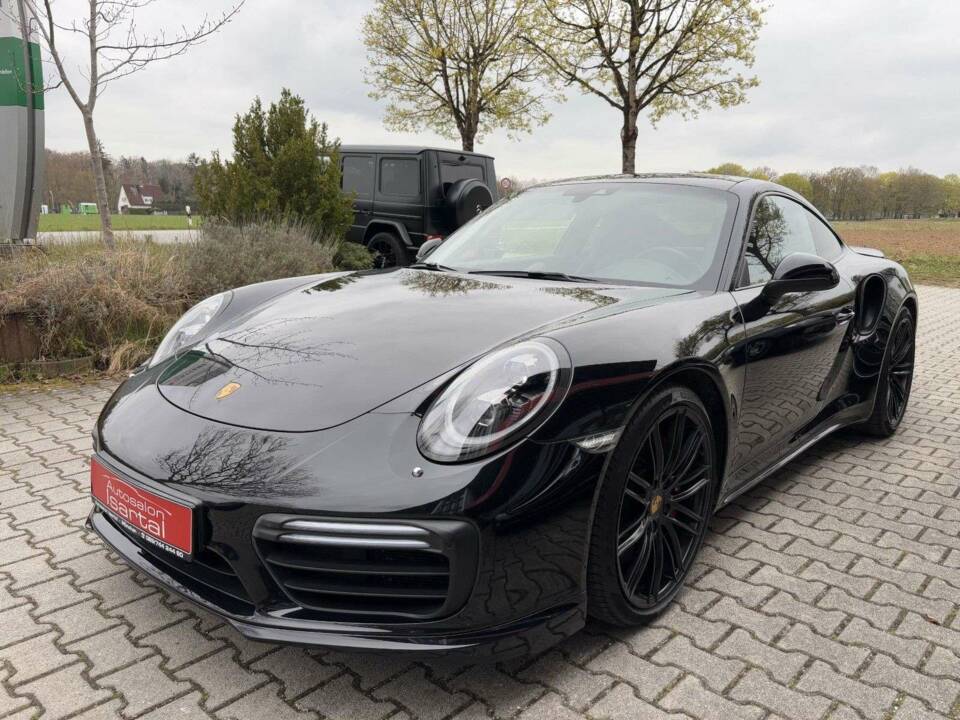 Bild 22/27 von Porsche 911 Turbo (2018)