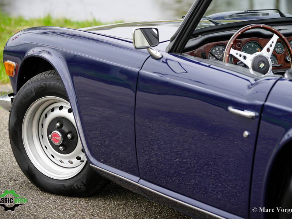 Image 39/42 of Triumph TR 6 PI (1972)