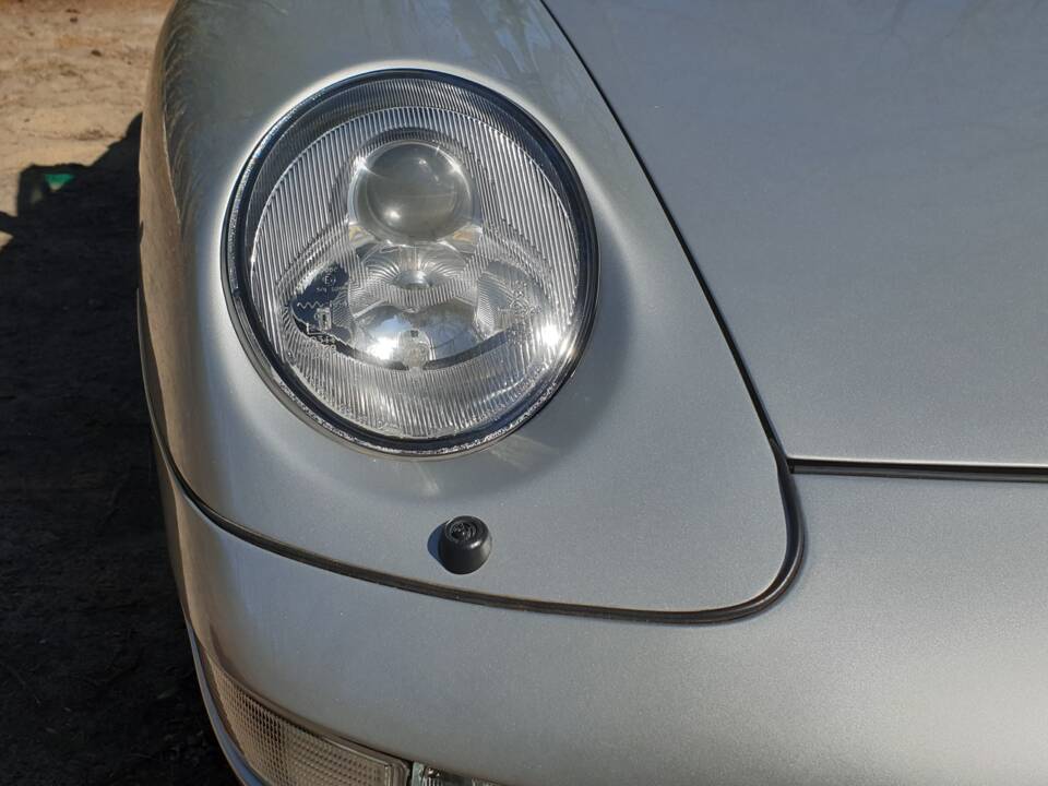 Image 25/116 of Porsche 911 Carrera (1997)