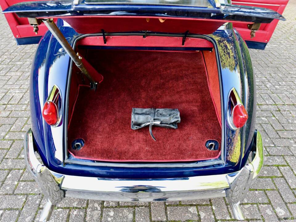 Image 33/50 of Jaguar XK 150 FHC (1959)