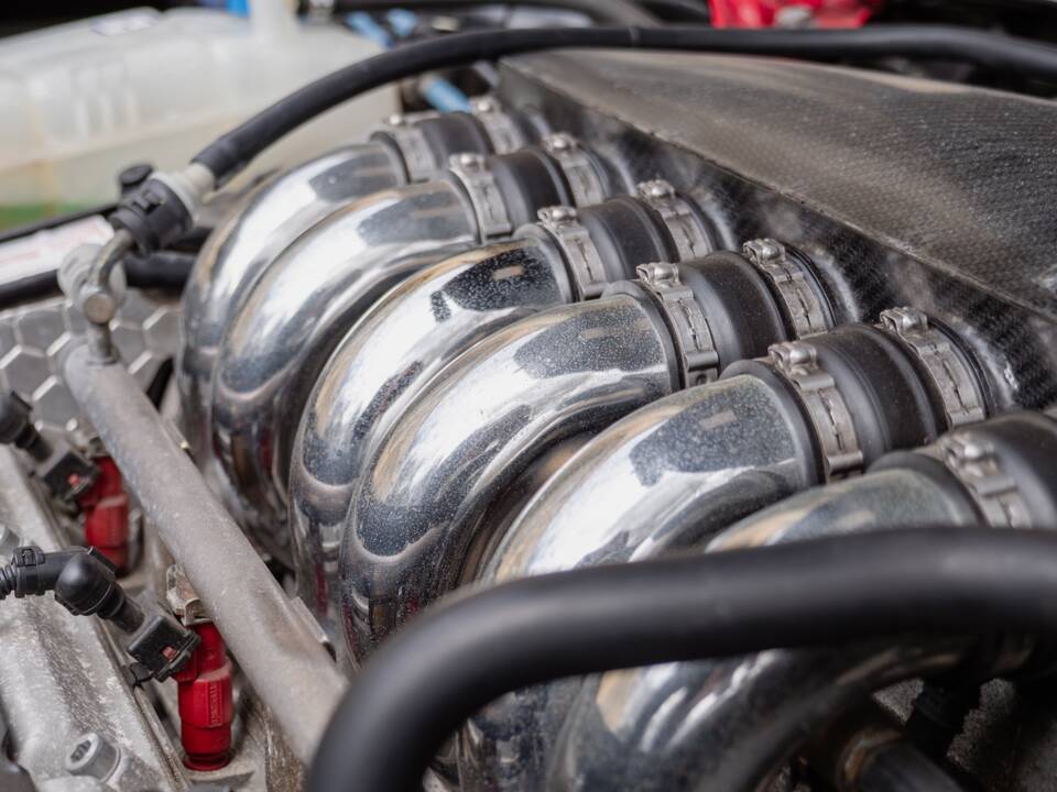 Image 43/60 of Alfa Romeo 147 3.2 GTA (2003)