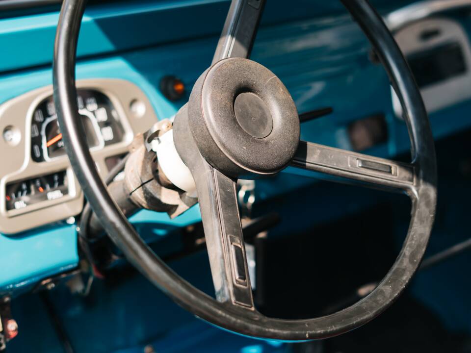 Image 12/20 of Toyota Land Cruiser FJ 45 (1976)