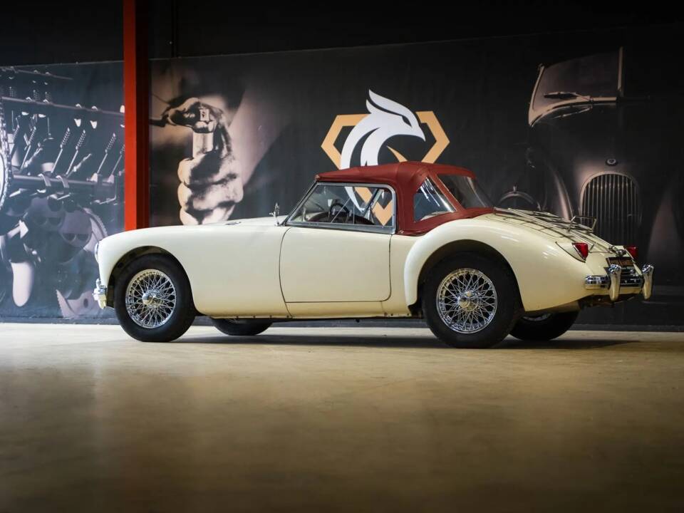 Image 3/17 of MG MGA Twin Cam (1958)