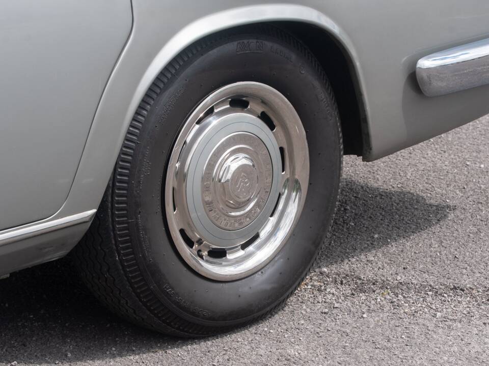 Image 29/50 of Rolls-Royce Silver Shadow I (1973)