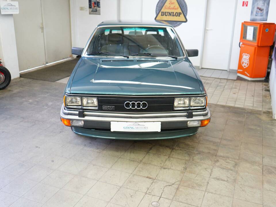 Immagine 6/39 di Audi 200 5T (1982)