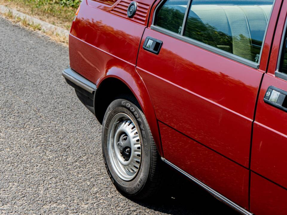 Imagen 29/50 de Alfa Romeo Giulietta 1.6 (1981)