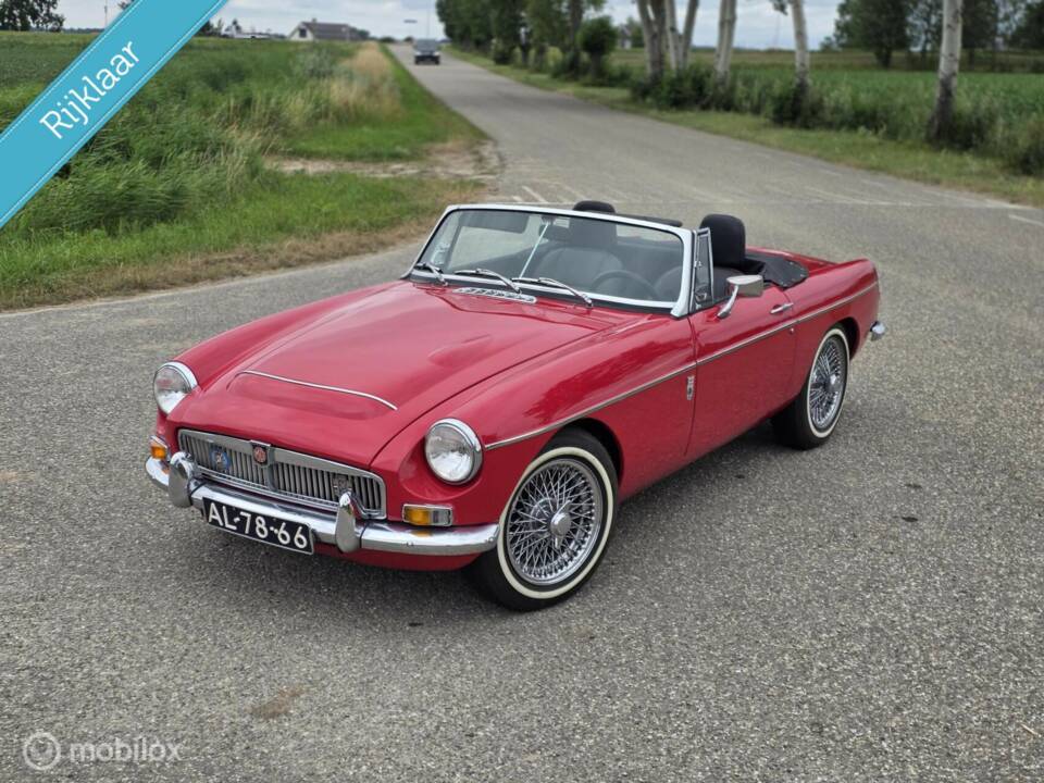 Image 2/44 of MG MGC (1969)