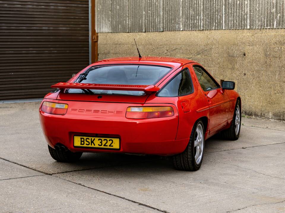 Afbeelding 3/18 van Porsche 928 S4 (1989)
