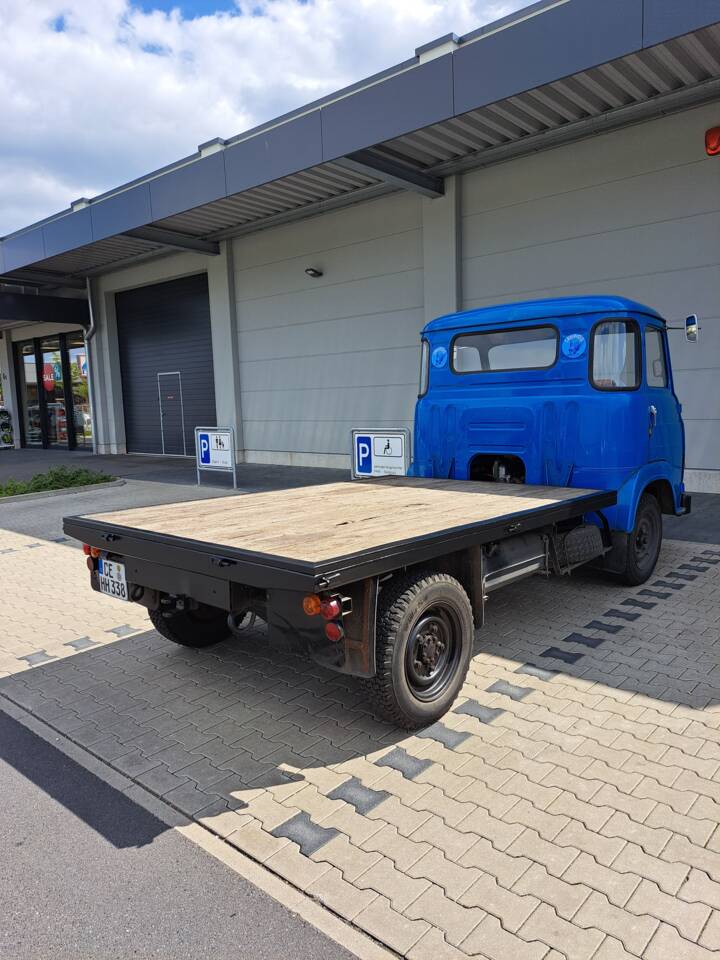 Image 3/27 of Saviem SG2 (1966)