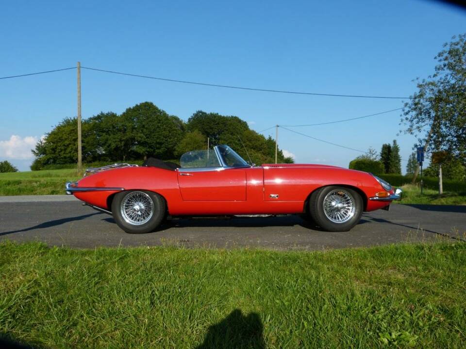 Imagen 7/21 de Jaguar E-Type 4.2 (1967)