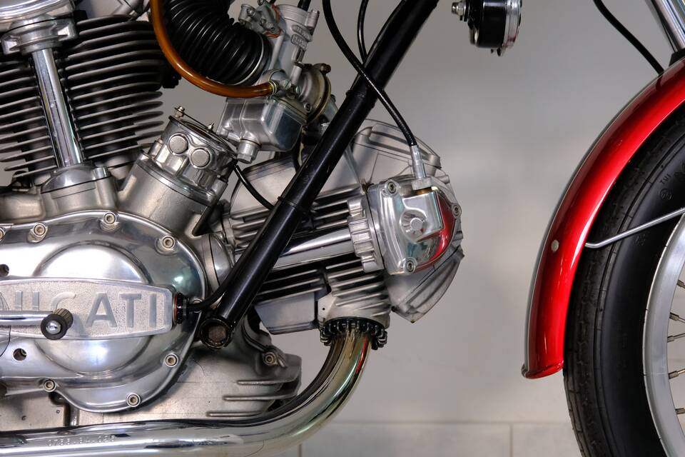 Immagine 8/96 di Ducati 750 GT (1974)