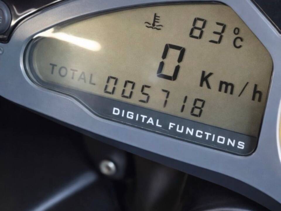 Image 2/5 of MV Agusta F4 750 S (2000)