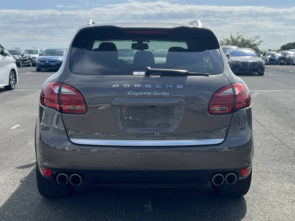 Image 6/51 de Porsche Cayenne Turbo (2011)