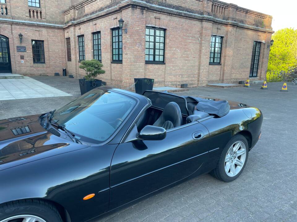 Imagen 24/46 de Jaguar XK8 4.0 (1997)