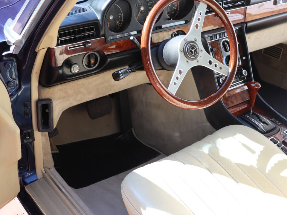 Image 38/57 de Mercedes-Benz 450 SEL 6,9 (1977)