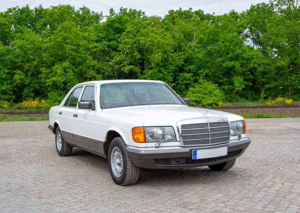 Bild 8/21 von Mercedes-Benz 280 SE (1985)