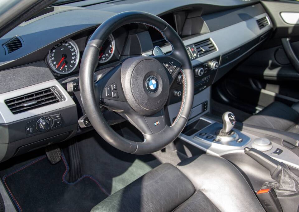 Afbeelding 22/41 van BMW M5 Touring (2008)