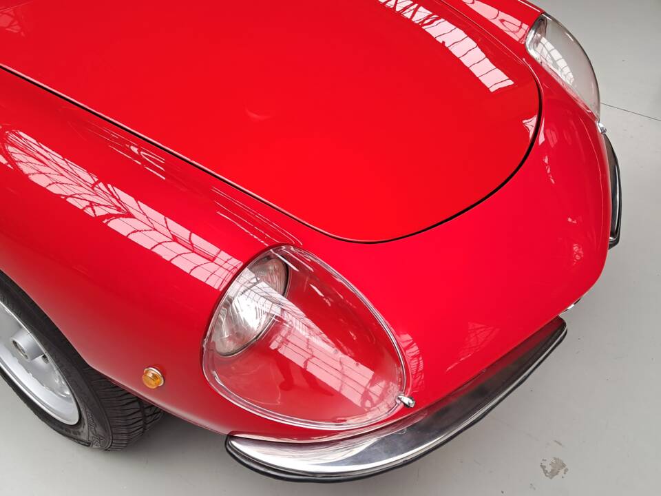 Image 12/38 of Alfa Romeo 2000 Spider Veloce (1978)