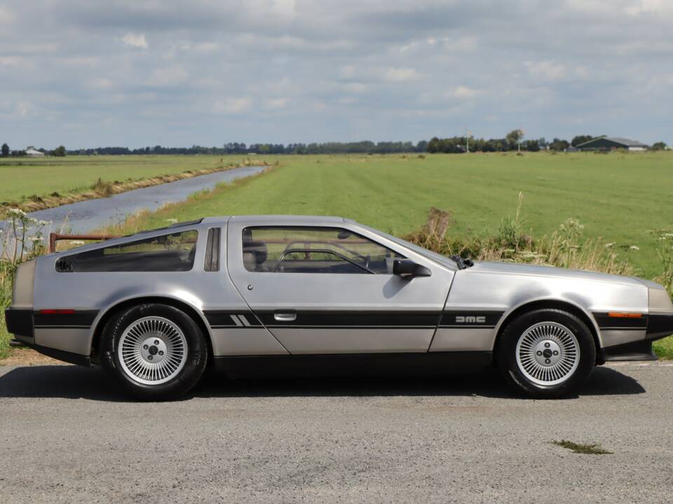 Image 36/49 of DeLorean DMC-12 (1981)
