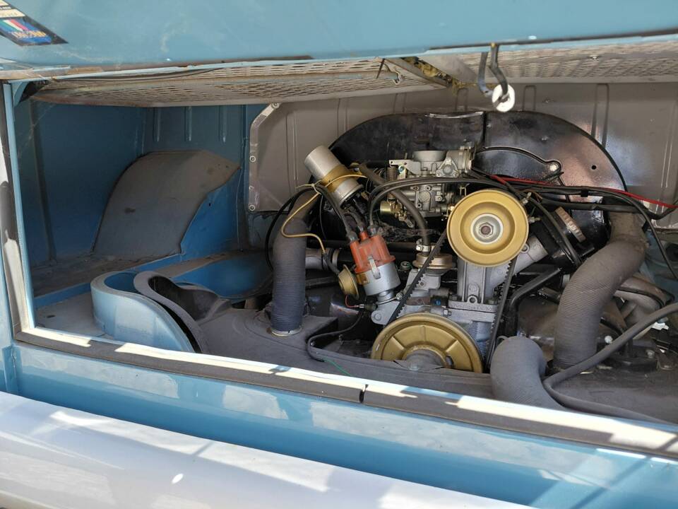 Bild 14/18 von Volkswagen T2b Kleinbus (1972)