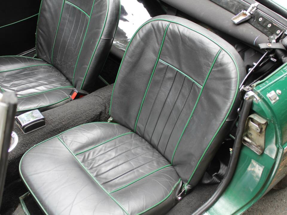 Imagen 13/20 de MG MGC (1968)