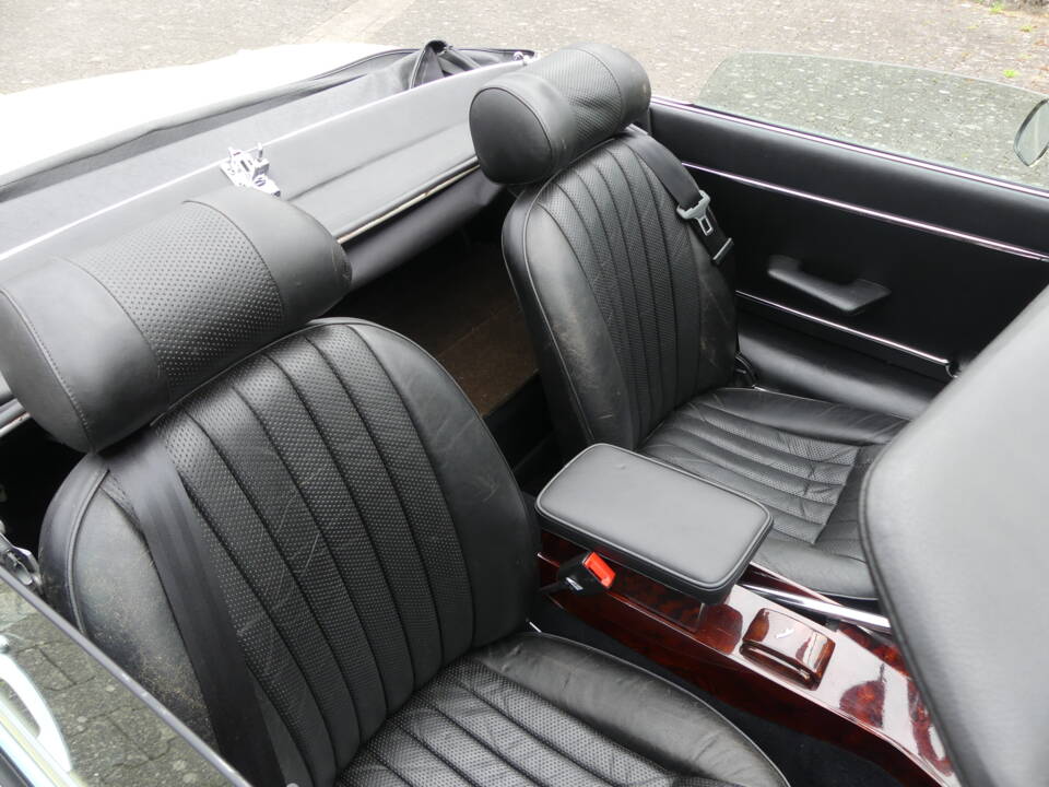 Bild 33/59 von Jaguar E-Type V12 (1972)