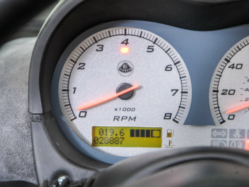 Image 16/50 of Lotus Elise (2003)