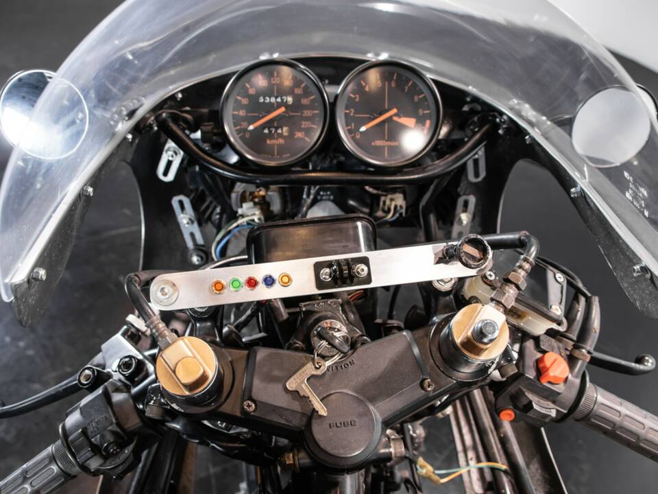 Imagen 19/27 de Honda CB 900 F Bol d'Or (1982)