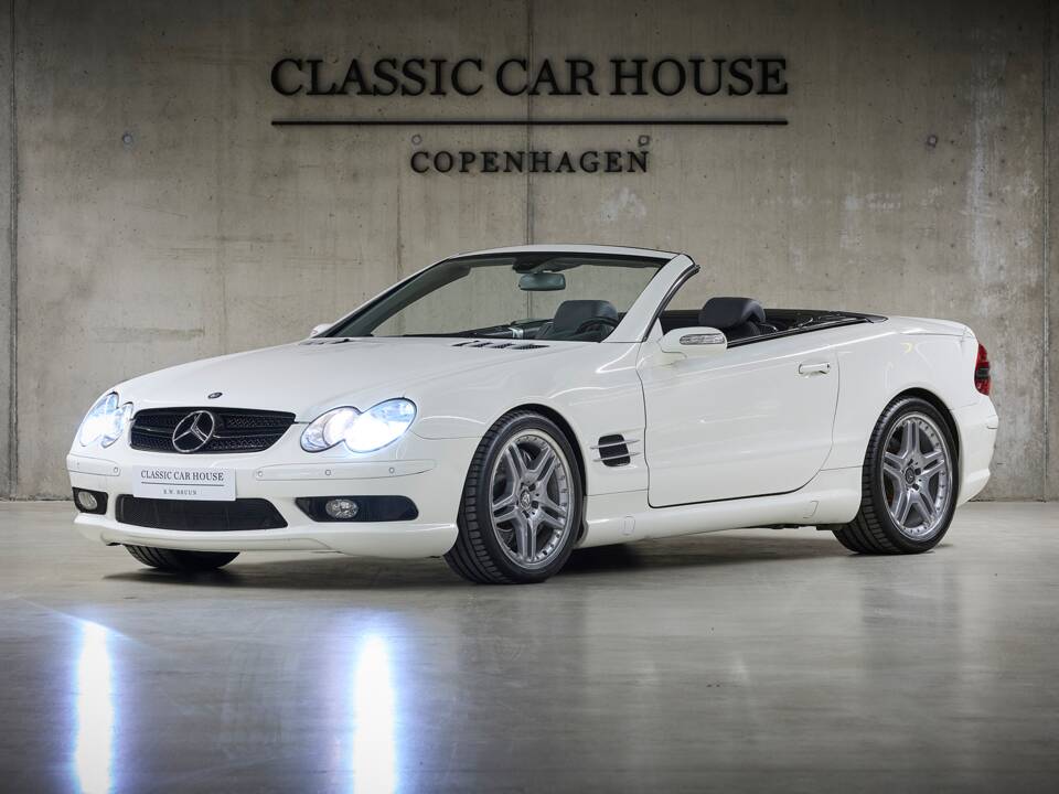 Image 18/99 de Mercedes-Benz SL 55 AMG (2005)