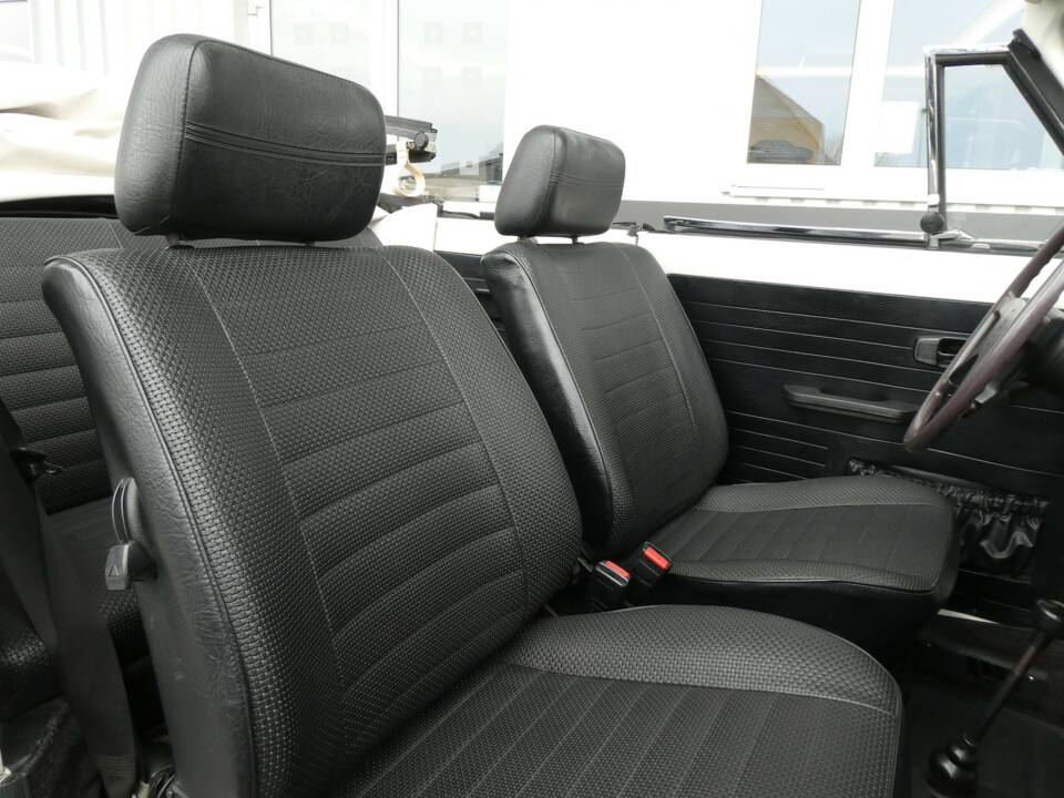 Immagine 13/22 di Volkswagen Käfer 1303 (1979)