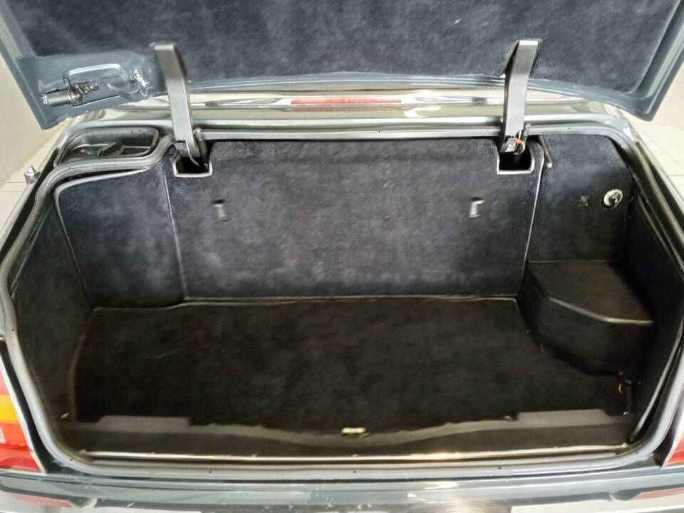 Image 8/16 of Bentley Azure (1997)