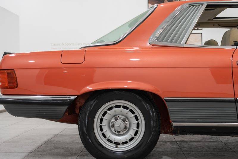 Image 26/89 of Mercedes-Benz 500 SLC (1980)
