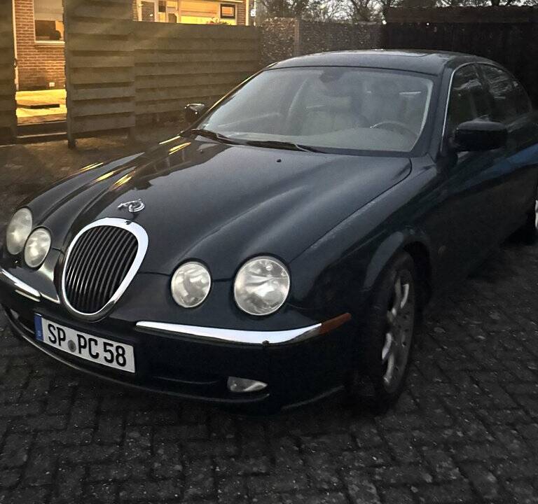 Image 4/8 de Jaguar S-Type 4.0 V8 (2000)