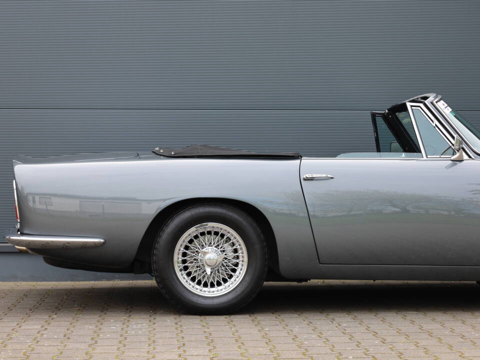 Bild 19/24 von Aston Martin DB 6 Volante (1967)